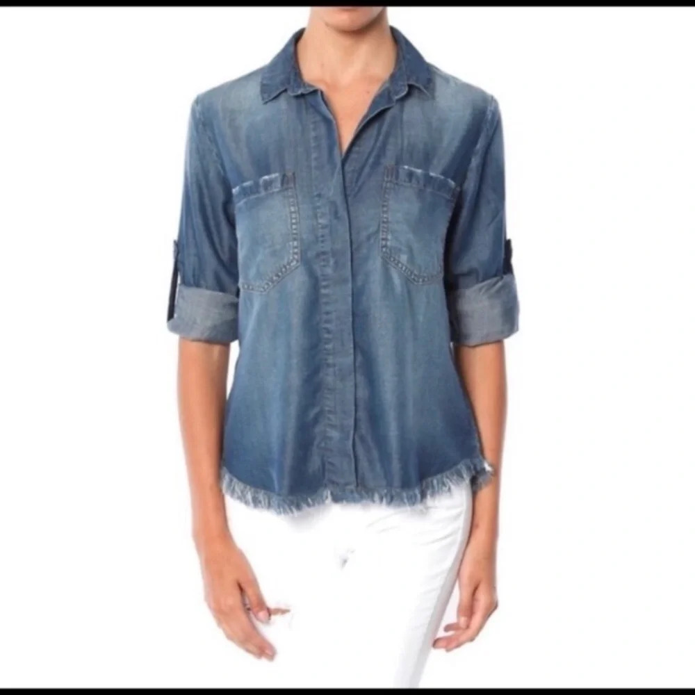 Cloth & Stone Button Blue Split Raw Chambray Top size XS